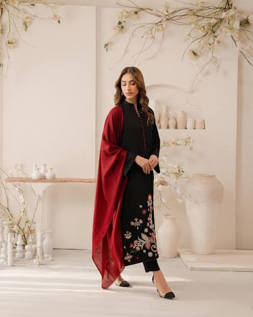 QALAMKAR - 3PC LAWN EMBROIDERED SUIT | 1700